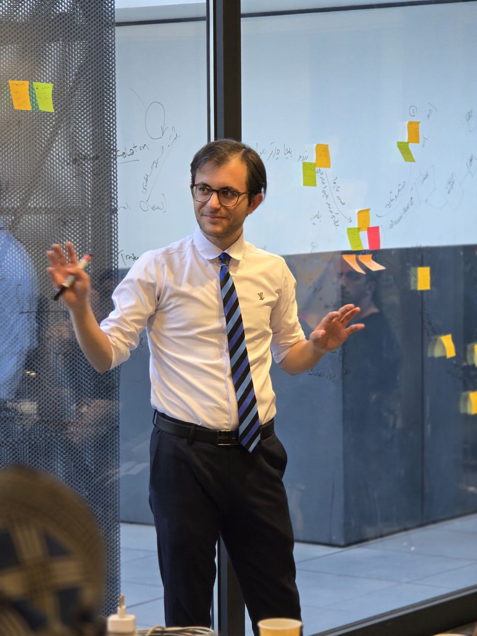 Photo 6014976899639525710 y